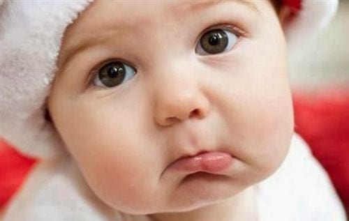 Hình ảnh em bé khóc, mếu dễ thương kute | Z photos
